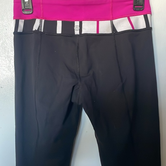 Lululemon Size 4 Women’s Black Leggings Pink Design Waistband Legging Pant - Picture 4 of 5